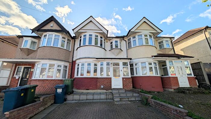 3 Bedroom Semi-Detached House To Rent In Waverley Road, Harrow, HA2