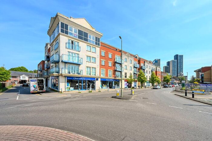 2 Bedroom Flat To Rent In Goldsworth Road, Woking, Woking, GU21