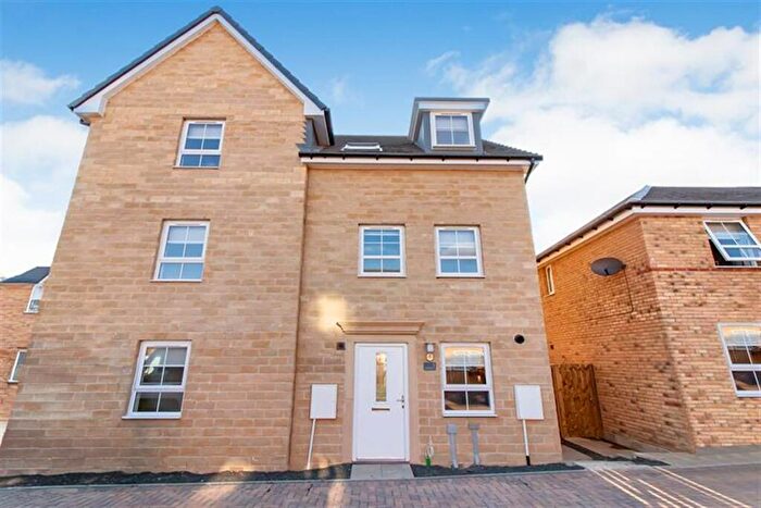 3 Bedroom End Of Terrace House To Rent In Bedroom End Of Terrace House In Clematis Court, Cramlington, NE23