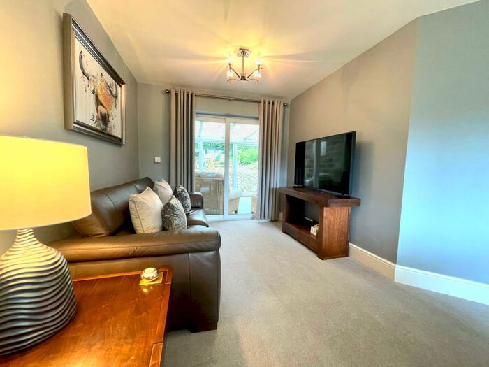 4 Bedroom Detached House For Sale In Cliff Road, Darfield, Barnsley, S73