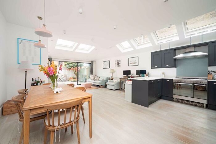 2 Bedroom Flat For Sale In Jeddo Road, London, W12