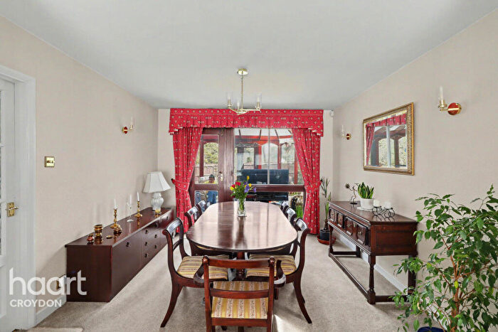 4 Bedroom Detached House For Sale In Tanglewood Close, Croydon, CR0