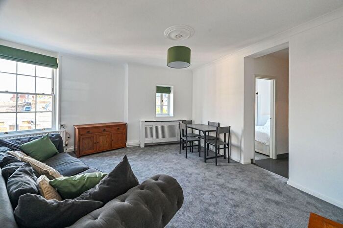 2 Bedroom Flat For Sale In Portpool Lane, Clerkenwell, London, EC1N