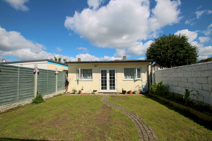 3 Bedroom Semi-Detached House To Rent In Heighton Gardens, Croydon, CR0