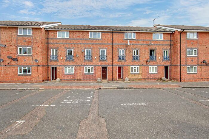5 Bedroom Town House To Rent In Cahir Street, Docklands, London, E14