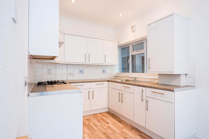 1 Bedroom Flat For Sale In New River Court, Southbury Road, Enfield, EN1