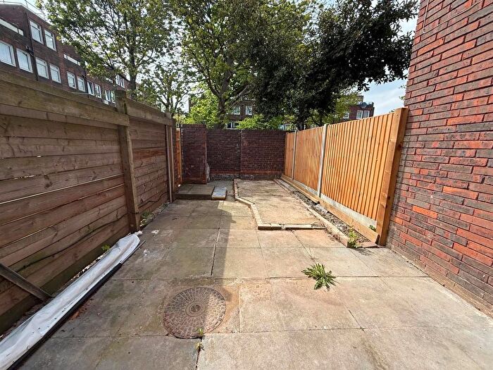 4 Bedroom Town House To Rent In Silver Street, London, N18