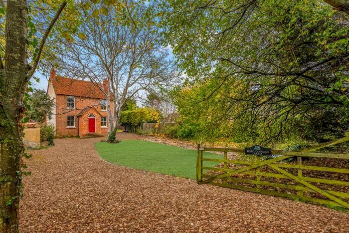 4 Bedroom Detached House For Sale In Gibraltar, HP17