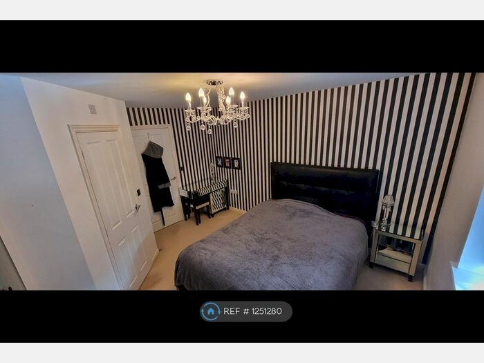 4 Bedroom Semi-Detached House To Rent In Swift Close, Slough SL1