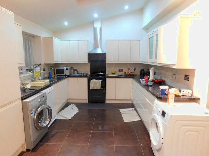 3 Bedroom Property To Rent In Trelawney Avenue, Langley, Slough, SL3