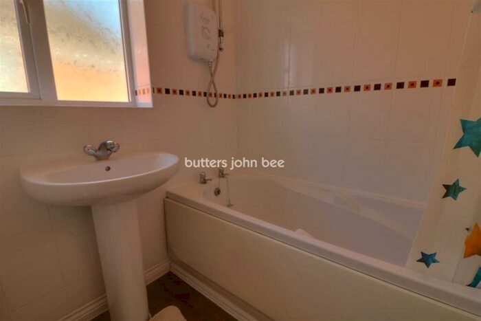 3 Bedroom Semi-Detached House To Rent In Redwood Drive, Crewe, CW1