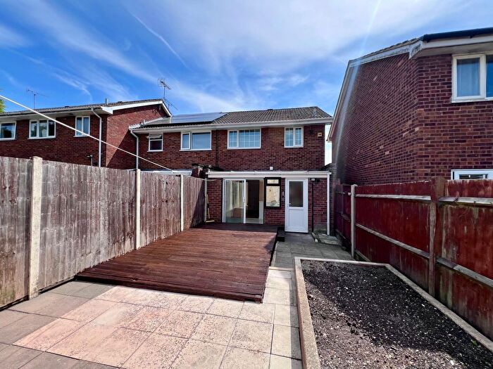 3 Bedroom End Of Terrace House To Rent In Lime Close, Ashford, TN23