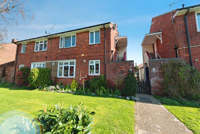 1 Bedroom Flat For Sale In Wilmott Close, Gosport, Hampshire, PO12