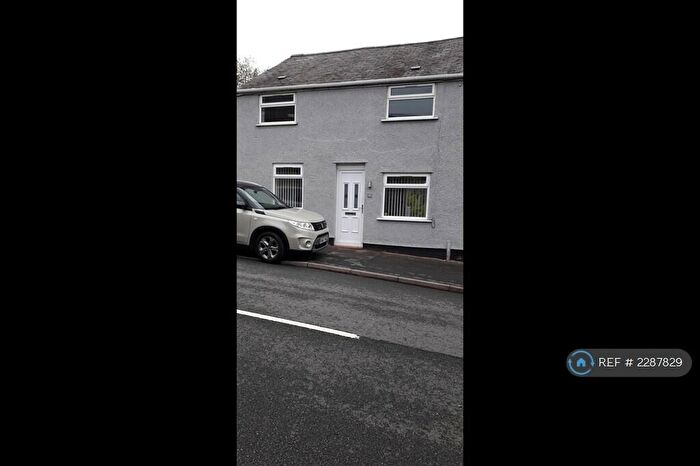 3 Bedroom Semi-Detached House To Rent In Wrexham Road, Brynteg, Wrexham, LL11
