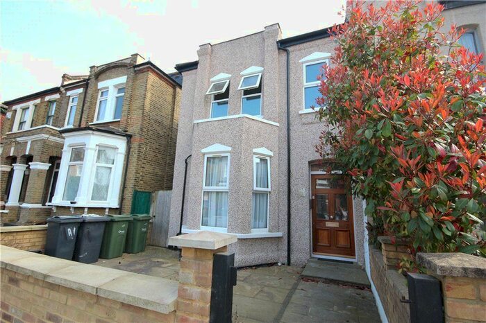 2 Bedroom Flat To Rent In Barrow Road, London, SW16