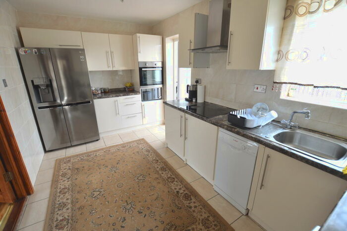 4 Bedroom Semi-Detached House To Rent In Delves Drive, Hackenthorpe, Sheffield, S12