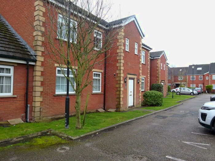 2 Bedroom Apartment To Rent In Deyes Court, Eastway, L31