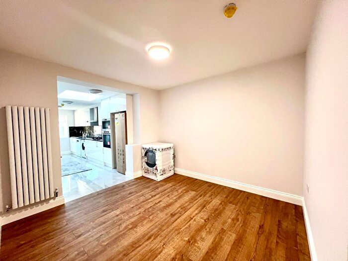 7 Bedroom Semi-Detached House To Rent In Glebe Avenue, Harrow, HA3
