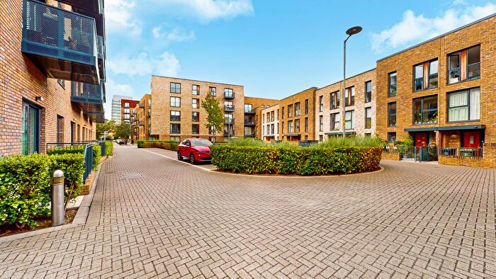 1 Bedroom Flat For Sale In Baroque Gardens Mary Rose Square, London, SE16
