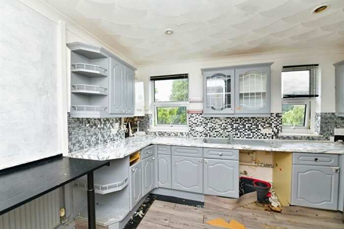 1 Bedroom Flat For Sale In Clarence Court, Plymouth, PL1