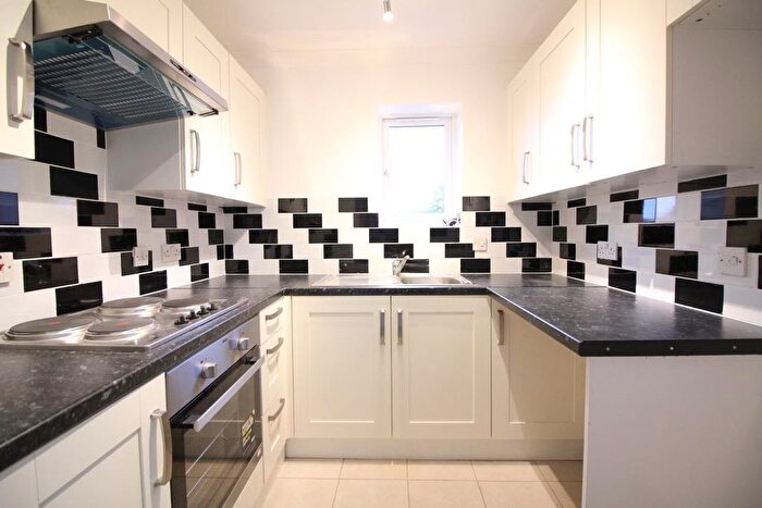 2 Bedroom Flat To Rent In Connell Crescent, London, TW4