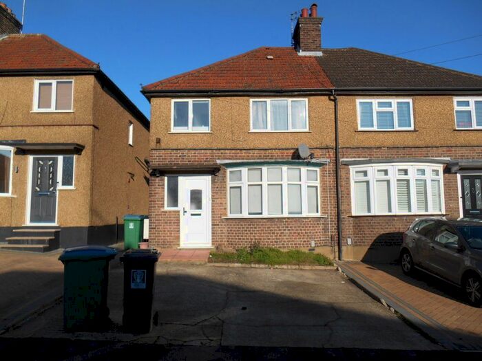 1 Bedroom Maisonette To Rent In Leggatts Wood Avenue, Watford, WD24