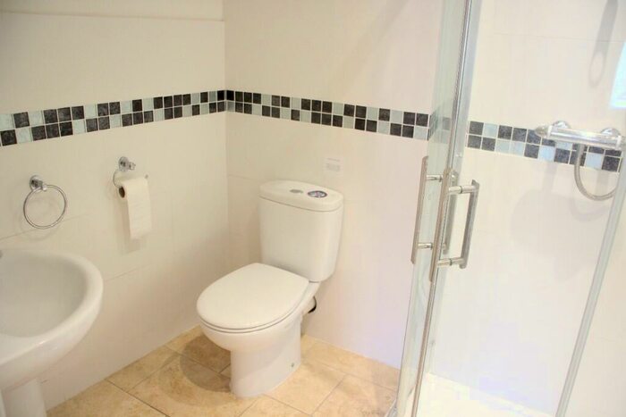 2 Bedroom Apartment To Rent In High Street, Hungerford, Berkshire, ., RG17