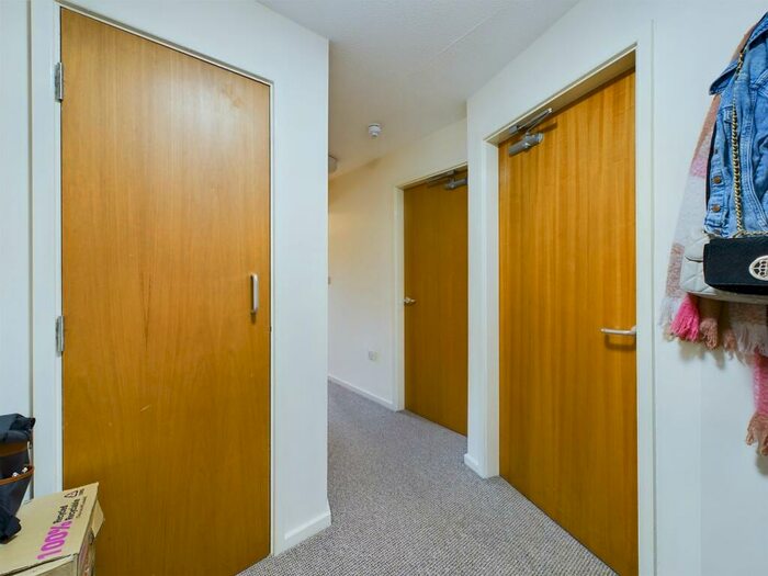 2 Bedroom Flat For Sale In Crown Station Place, Liverpool, L7