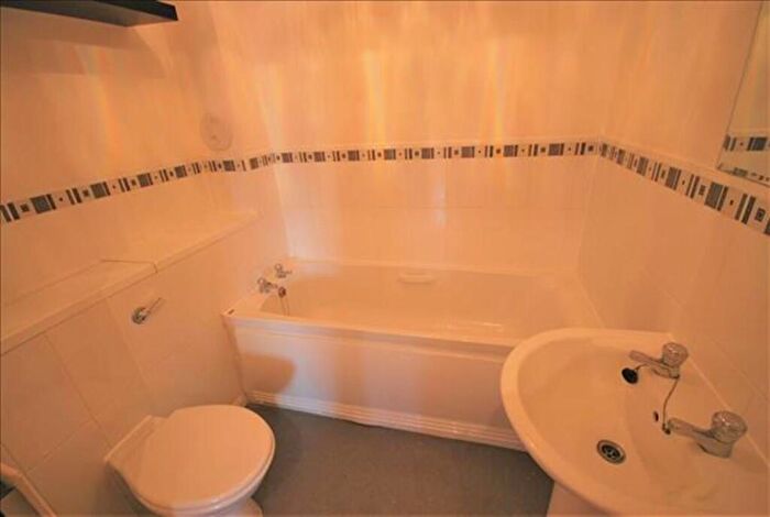 2 Bedroom Apartment To Rent In Tollbraes Road, Bathgate, EH48