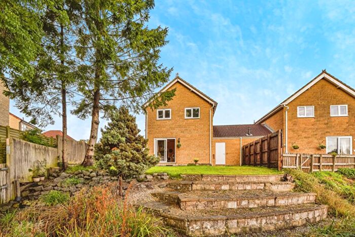 3 Bedroom Link Detached House For Sale In Studley Meadows, Wanstrow, Shepton Mallet, BA4