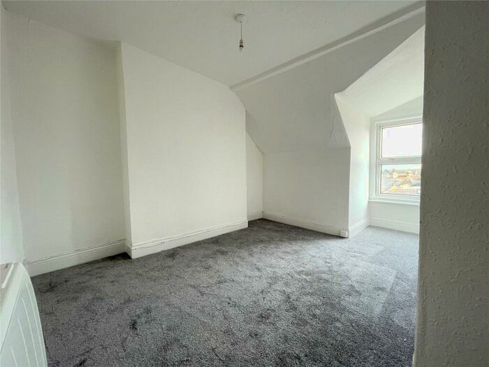 2 Bedroom Apartment For Sale In West Hill Road, Bournemouth, BH2