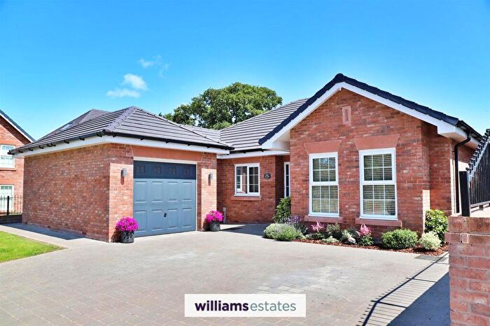 3 Bedroom Bungalow For Sale In Llys Wylfa, St. Asaph, LL17