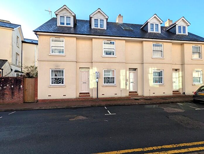 2 Bedroom Flat To Rent In Queen Street, Ashford, Kent, TN23