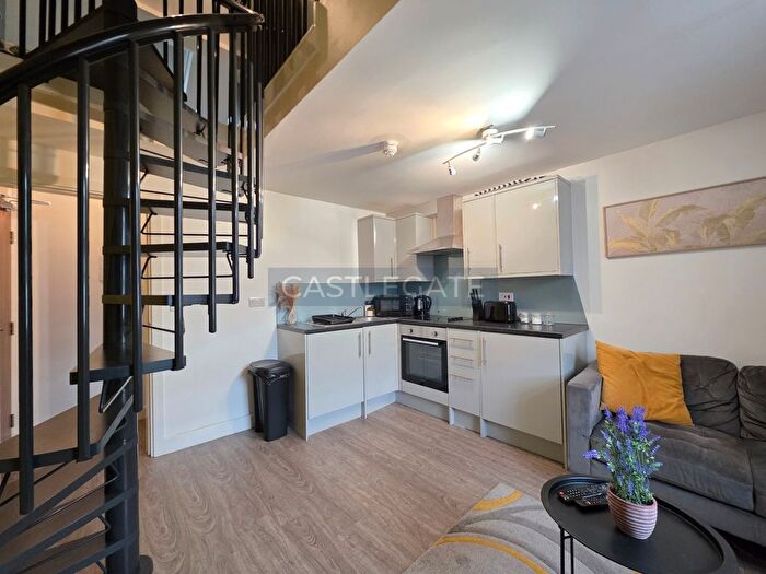 1 Bedroom Flat To Rent In New Street, Huddersfield, HD1