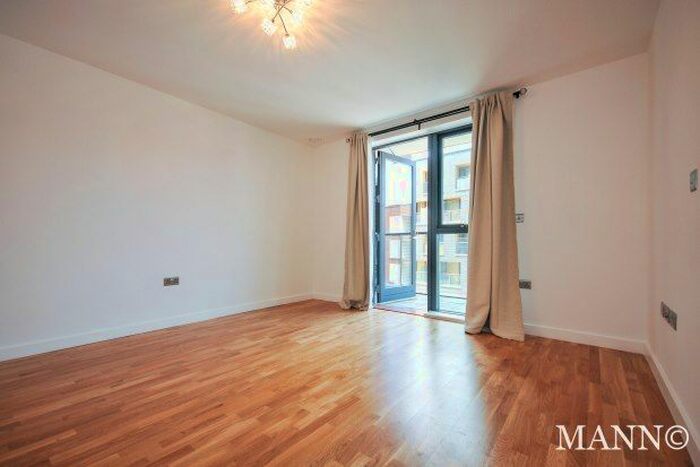 3 Bedroom Flat To Rent In Copperwood Place, London, SE10
