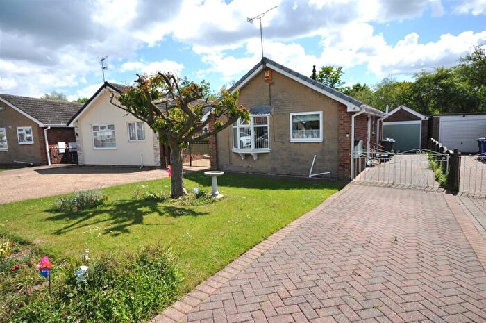 2 Bedroom Detached Bungalow For Sale In Grampian Way, Thorne, Doncaster, DN8