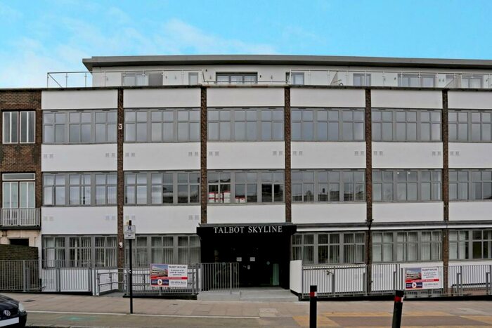 Apartment To Rent In Imperial Drive Harrow, HA2