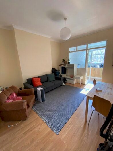 2 Bedroom Property To Rent In Mildmay Grove South, London, N1