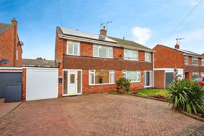 3 Bedroom Semi Detached House For Sale In Brewsters Close, Bingham, Nottingham, Nottinghamshire, NG13