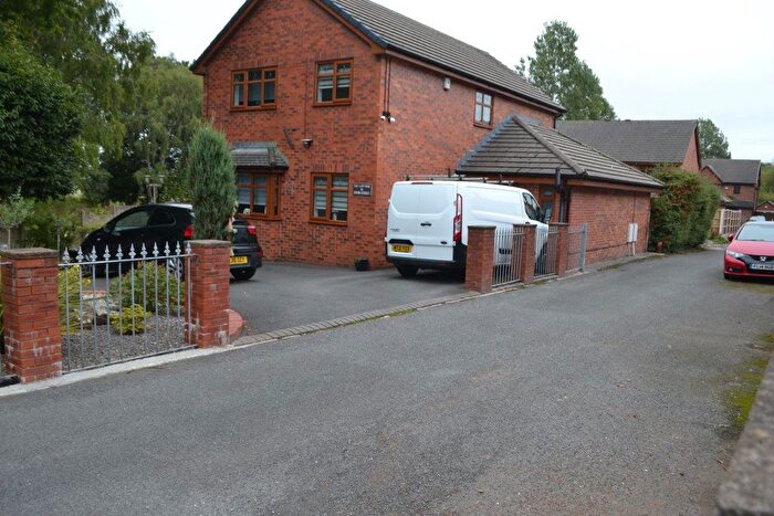 2 Bedroom Terraced House To Rent In Aireworth Street, Westhoughton, Bolton, BL5