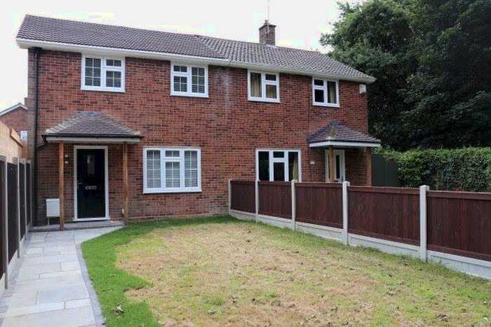 2 Bedroom Property To Rent In Bournebridge Close, Brentwood, CM13