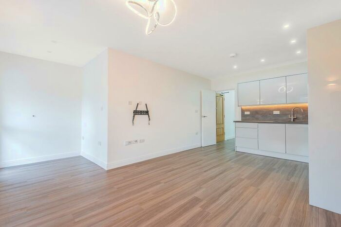 2 Bedroom Apartment To Rent In Norfolk Road, Maidenhead, SL6