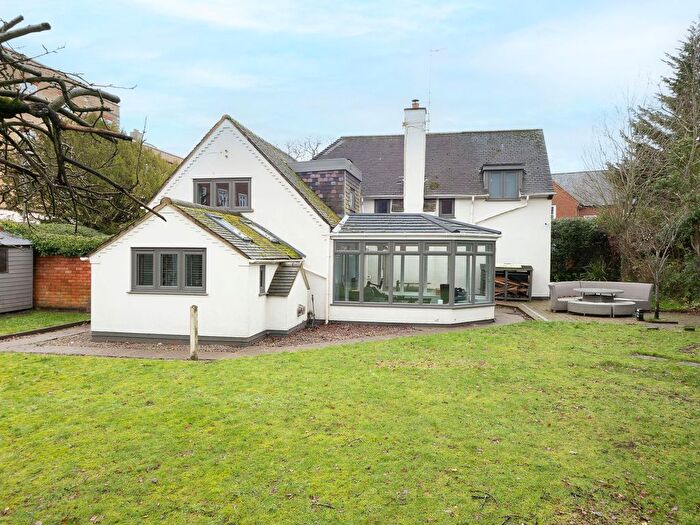 5 Bedroom Detached House For Sale In Dickens Heath Road, Shirley, B90