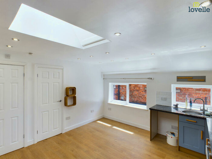 1 Bedroom Flat To Rent In Queen Street, Market Rasen, LN8