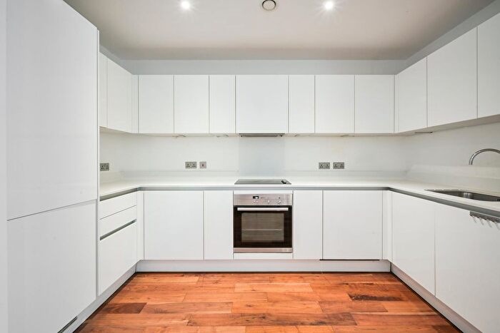 3 Bedroom Flat To Rent In Beaufort Court, Maygrove Road, West Hampstead, London, NW6