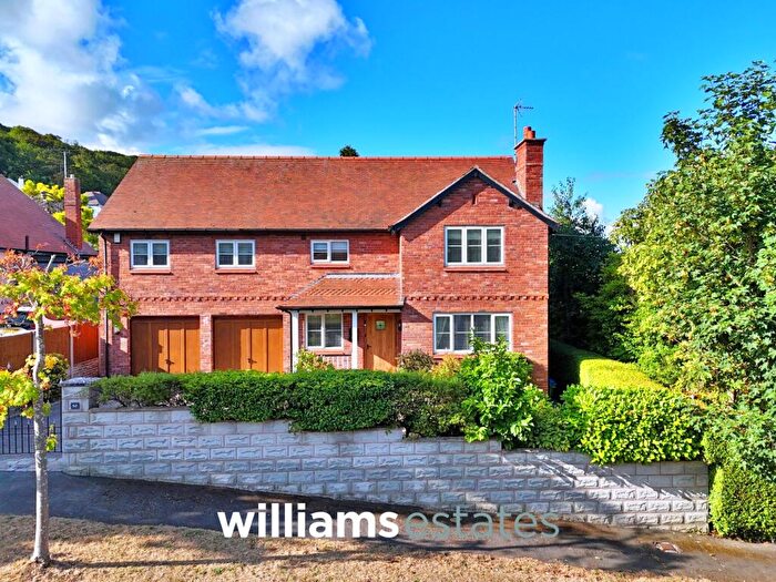 4 Bedroom Detached House For Sale In West Avenue, Prestatyn, LL19