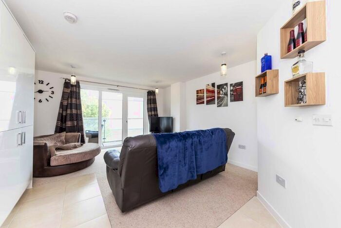 2 Bedroom Flat To Rent In Enterprise Way, London, SW18