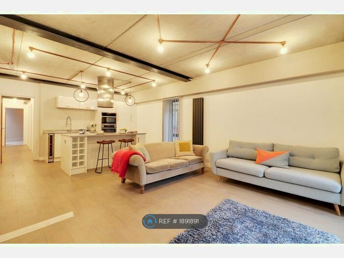 2 Bedroom Flat To Rent In Park House, London, SW15