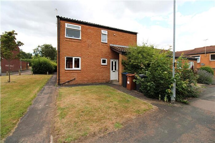 3 Bedroom Semi Detached House For Sale In Ferness Road, Hinckley, Leicestershire, LE10