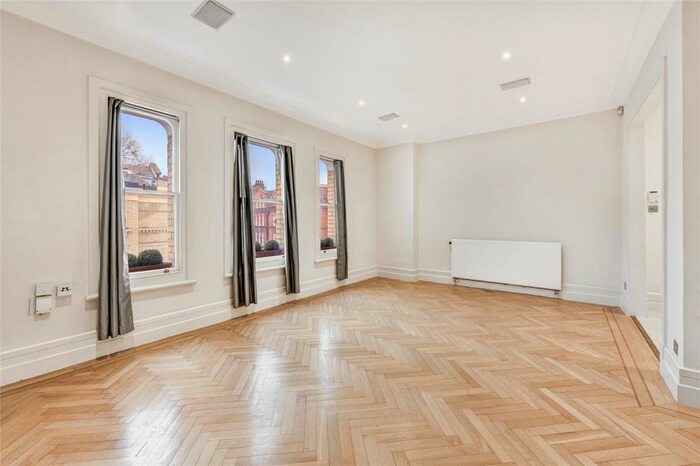 4 Bedroom Apartment To Rent In Elm Park Gardens, Chelsea, London, SW10